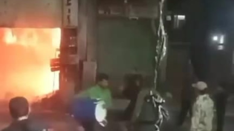 جانب من الحريق 