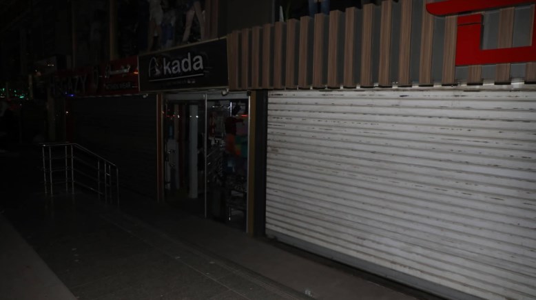 جانب من تنفيذ قرار الغلق - أرشيفية