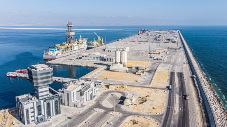 ميناء الدقم