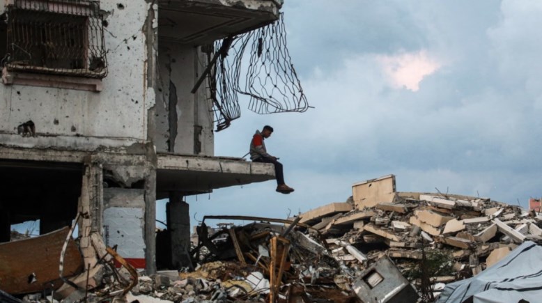 الدمار في غزة بسبب الحرب الإسرائيلية