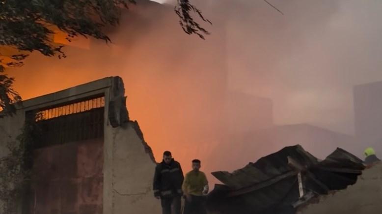 جانب من الحريق 