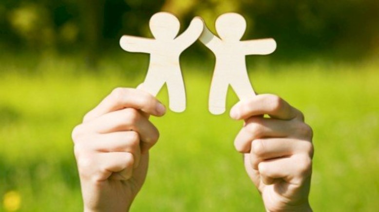 موضوع تعبير عن الصداقة قصير وسهل 2026 للطلاب في المدارس