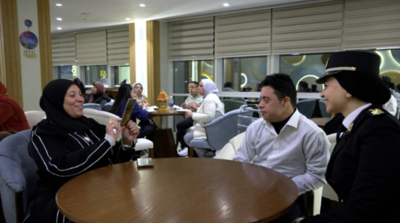 مبادرات إنسانية لدعم المرأة احتفالًا بأعيادها في مارس