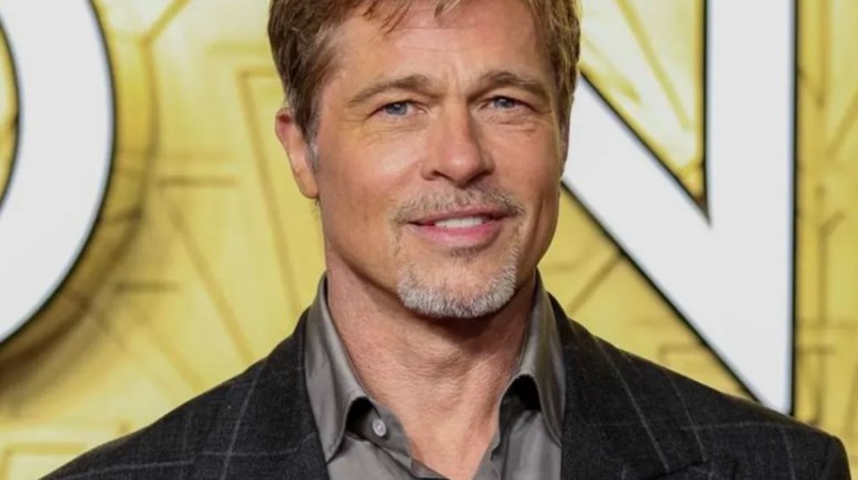 الفنان العالمي براد بيت