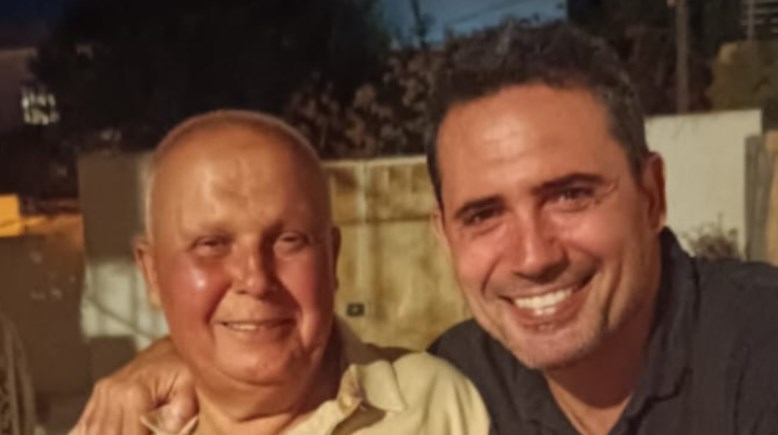 ظافر العابدين برفقة شقيقه الراحل