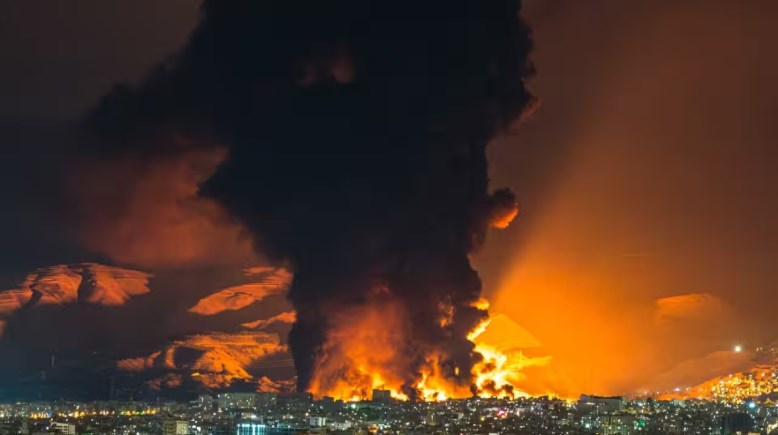 إيران تحت القصف