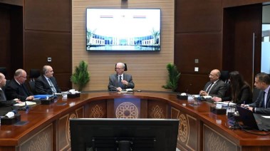 اجتماع نائب رئيس الوزراء الدكتور حسين عيسي