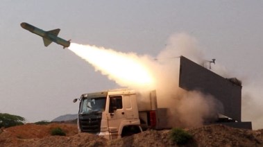 إطلاق صواريخ، أرشيفية 