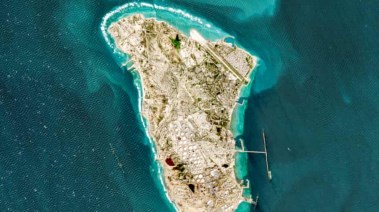 جزيرة خارج الإيرانية 