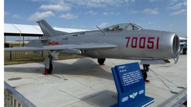 طائرات صينية بدون طيار طراز J-6 "فارمر"