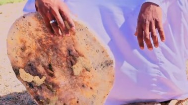 "الجابورى".. الخبز الرسمى للقبائل في مدينتى حلايب وشلاتين في رمضان 