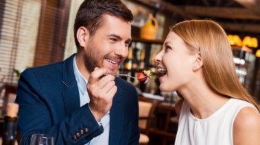 علاقة عاطفية