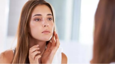 العناية بالبشرة في التقلبات الجوية