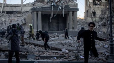 منطقة إيرانية متضضرة من صواريخ أمريكية