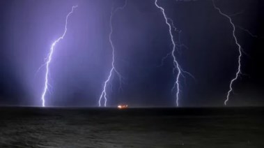 دعاء سماع البرق والرعد مكتوب كامل