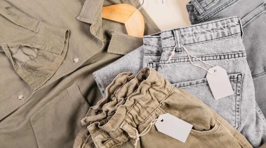 غسل الملابس الجديدة