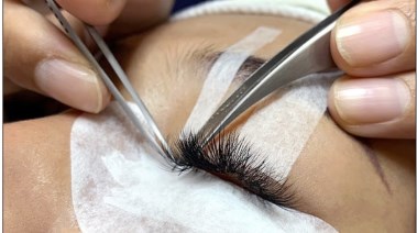 الرموش الصناعية