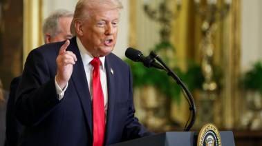 الرئيس الأمريكي ترامب في مؤتمر صحفي من فلوريدا : دمرنا قدرات إيران الصاروخية وطهران كانت علي بعد إسبوعين من إمتلاك سلاح نووي