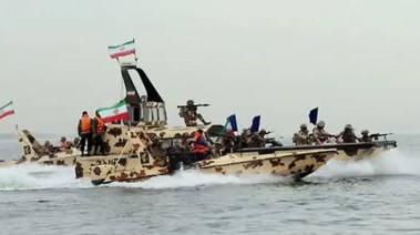 الحرس الثوري الإيراني يُهدد أي تحرك للأسطول الأمريكي في مضيق هرمز سيواجه بالصواريخ