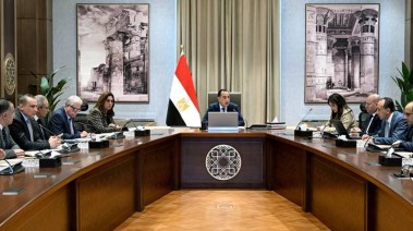 جانب من اجتماع رئيس الوزراء