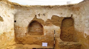 بقايا مبنى دير أثري