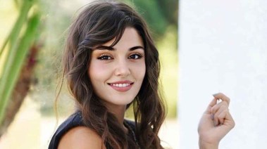 الفنانة التركية هاندا أرتشيل