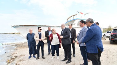 صورة محافظ الفيوم الدكتور محمد غنيم أثناء تفقده المحطات 