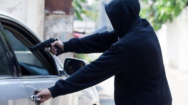 سرقة تحت تهديد السلاح - صورة تعبيرية