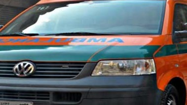 سيارة إسعاف تنقل حالة - أرشيفية