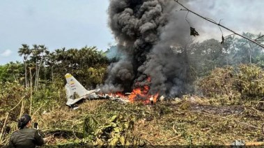 طائرة هيركوليز التابعة للقوات الكولومبية