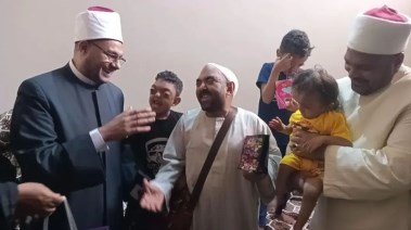 زيارة وفد مديرية الأوقاف إلى الشيخ محمد حسن ضحية التنمر باسوان 