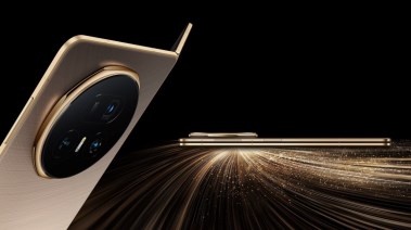 أول هاتف قابل للطي بمعياري IP68 وIP69