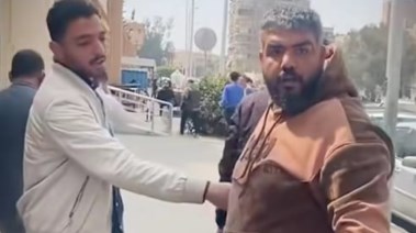 سيجارة تشعل مشاجرة بين عدد من الشباب في نهار رمضان