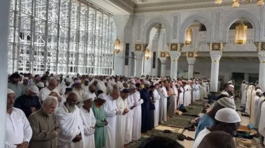 الحكم الشرعي لتزامن صلاة العيد مع صلاة الجمعة