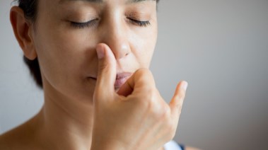 التنفس من جهة واحده 