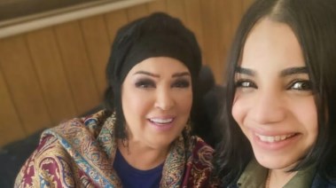 الفنانة فيفي عبده والزميلة هايدي محمد