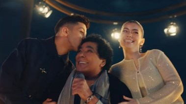 الفنان الكبير محمد منير برفقة هشام جمال وليلي زاهر