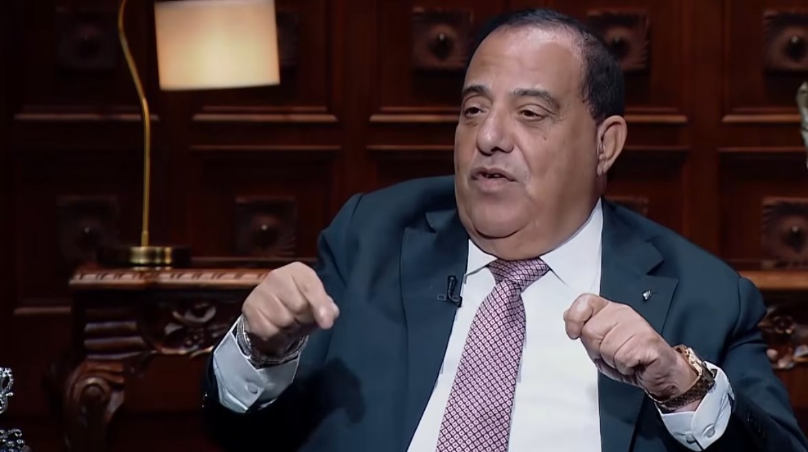 رجل الأعمال عاطف واصف