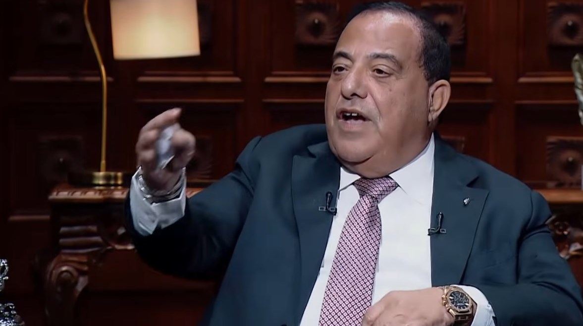 رجل الأعمال عاطف واصف