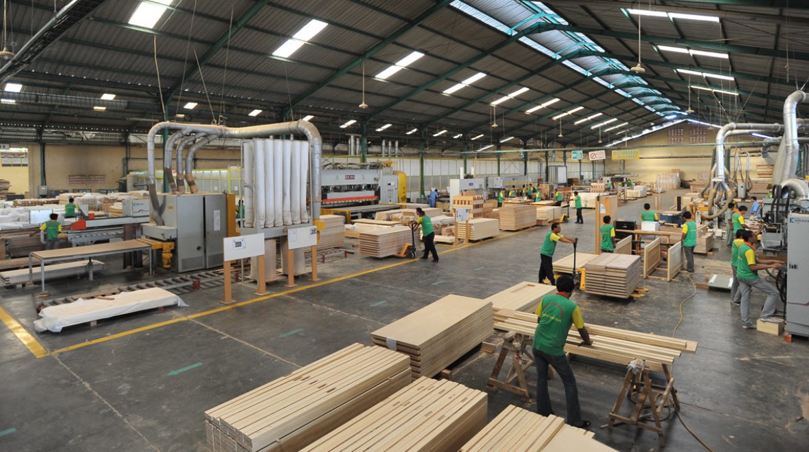 صناعة الأخشاب والأثاث