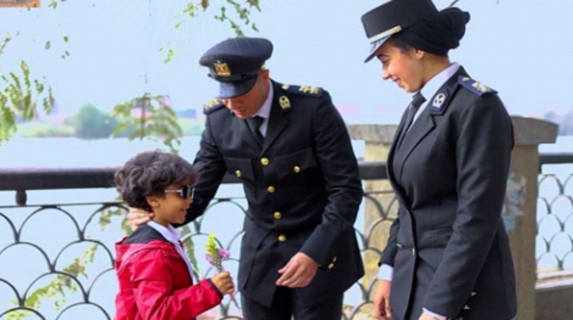 الداخلية تشارك المواطنين احتفالات عيد الفطر