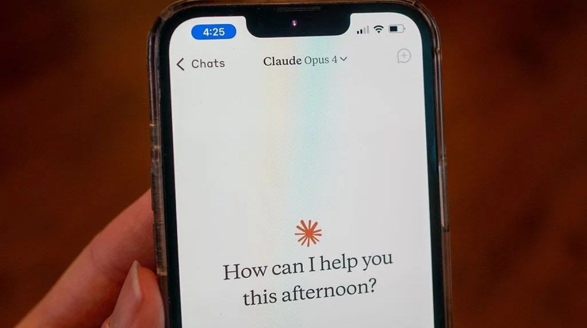 من ChatGPT إلى Claude: دليل نقل بياناتك وحذف حسابك خطوة بخطوة