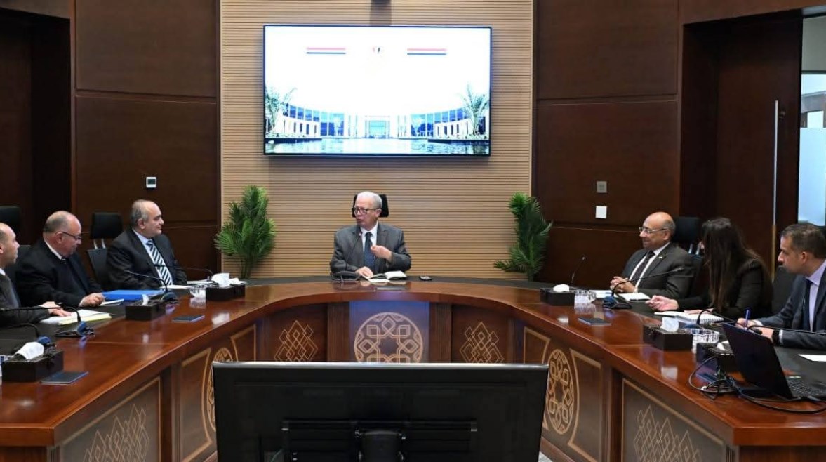 اجتماع نائب رئيس الوزراء الدكتور حسين عيسي