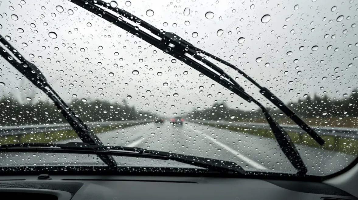 قيادة السيارة في الأمطار الغزيرة