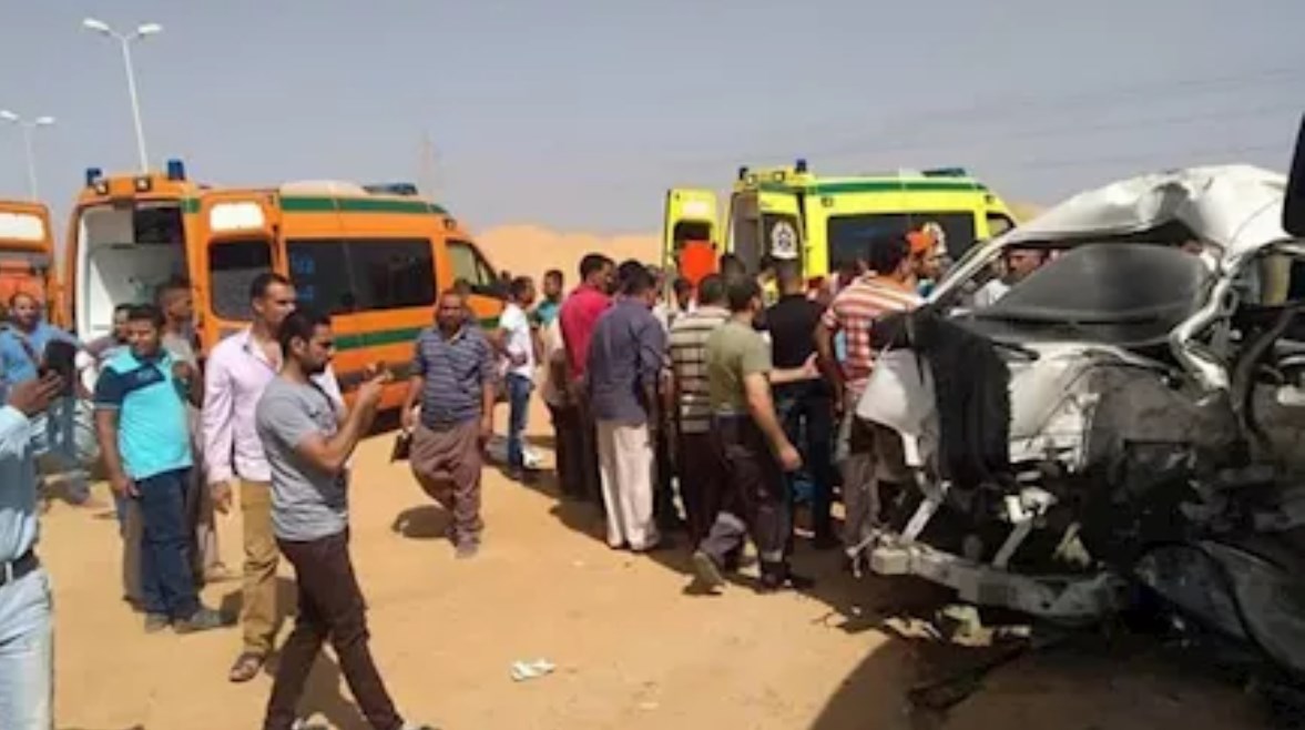 حادث تصادم بين سيارة ميكروباص وأتوبيس - أرشيفية 