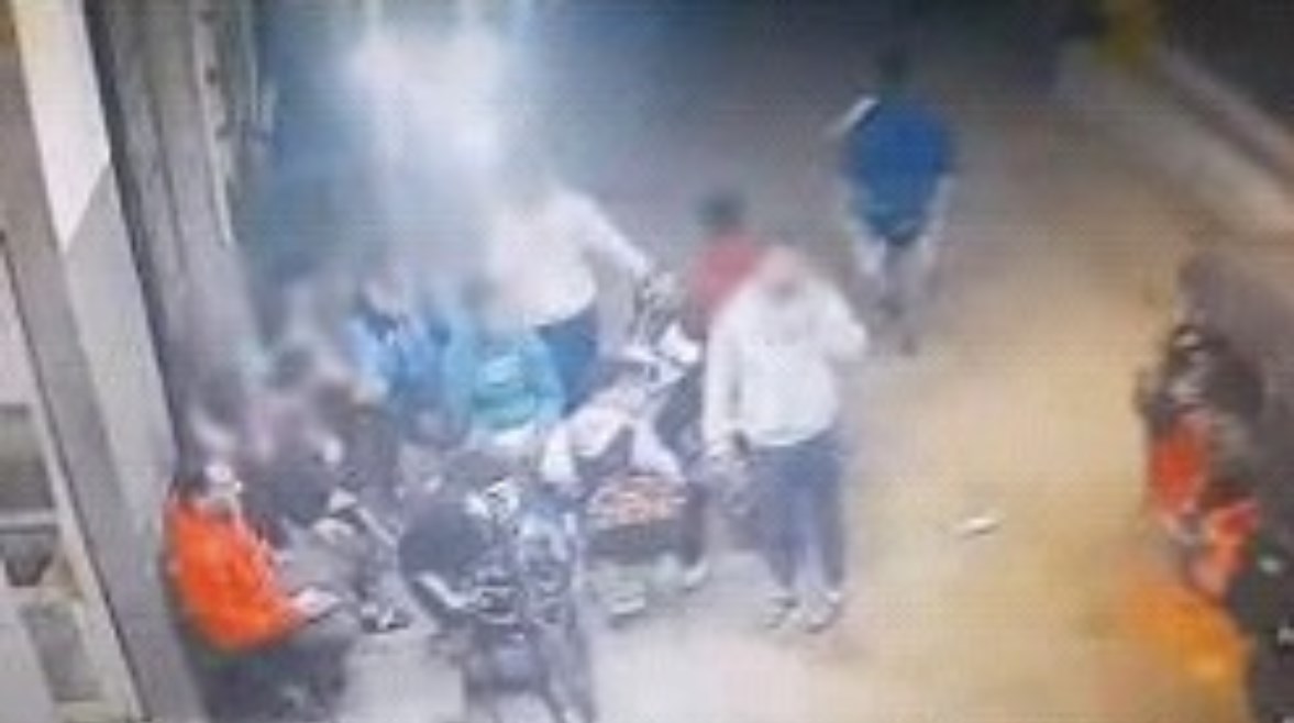 جانب من الفيديو 