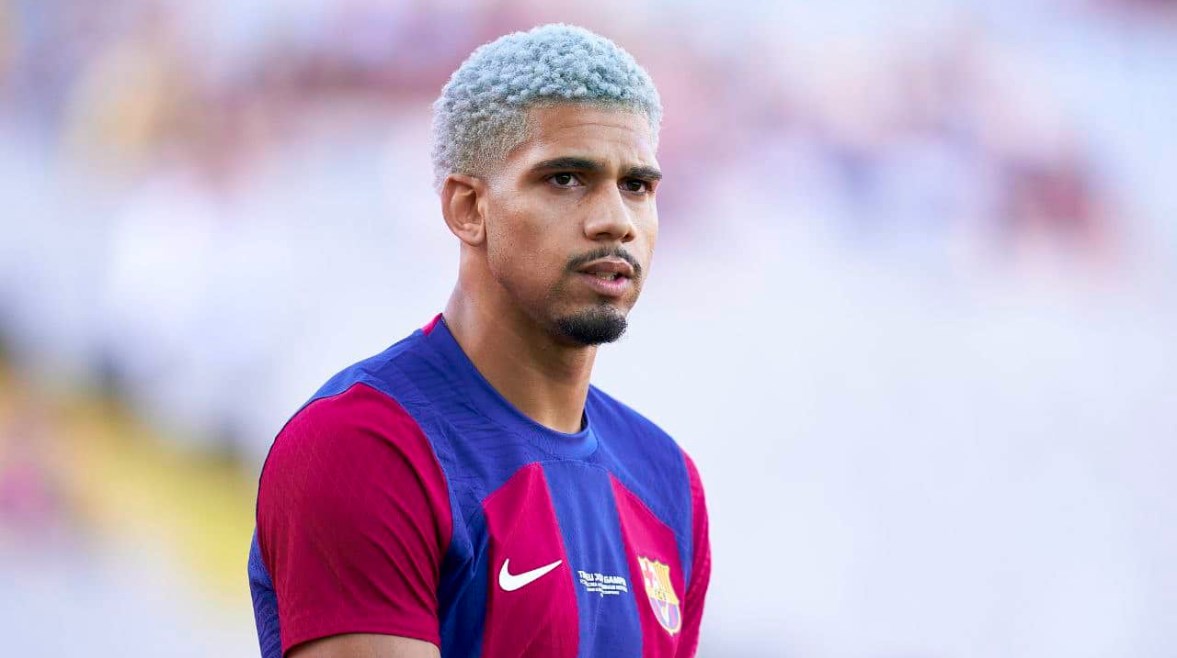 رونالد أراوخو، نجم دفاع نادي برشلونة