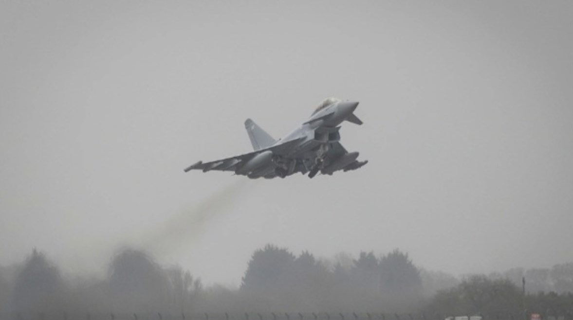 مقاتلة تايفون بريطانية تتجه إلى قطر