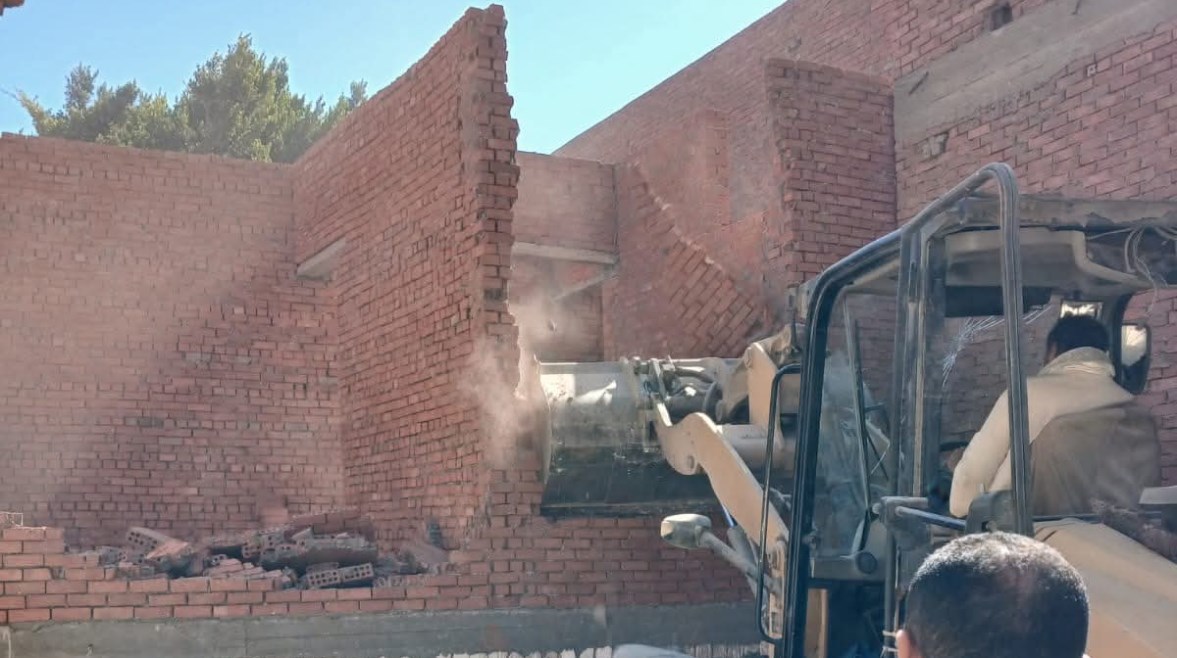 التعديات على الأراضي الزراعية بالمنيا 