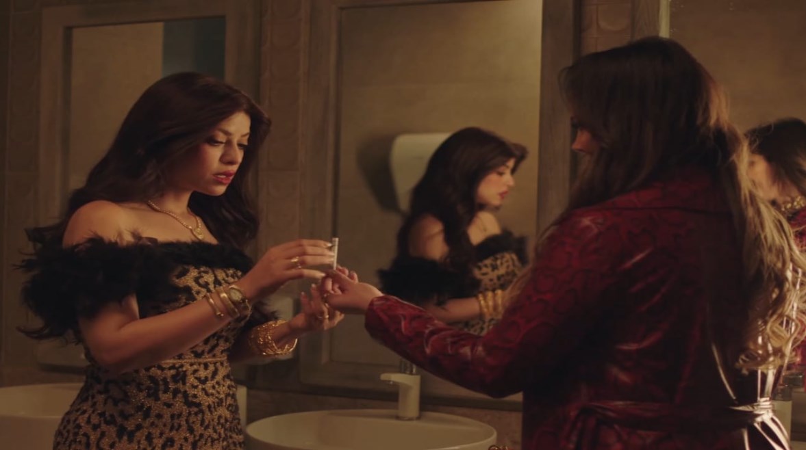 هدية تتعاطى المخدرات